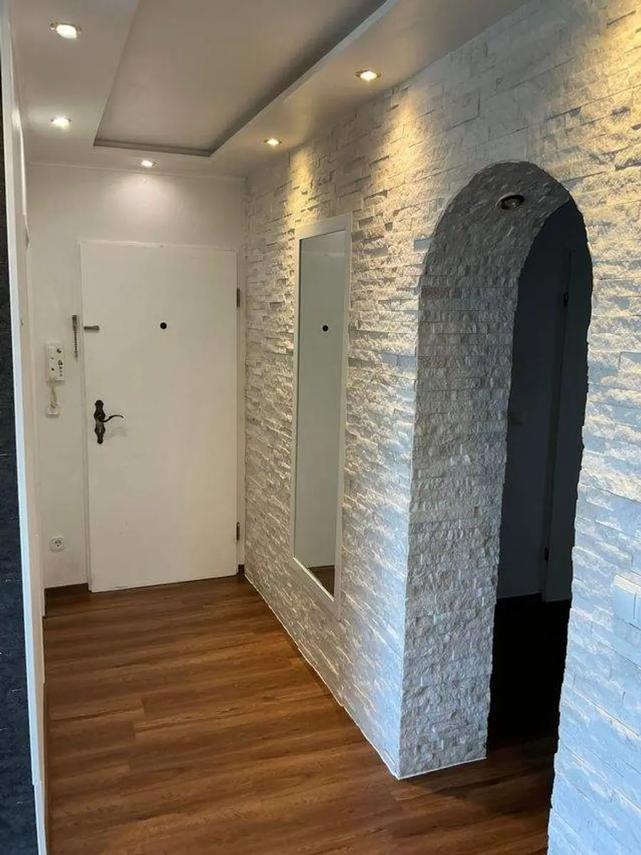 Wunderschöne 4-Zimmer-Wohnung mit Balkon, Aufzug und Tiefgaragenstellplatz! – Bild 5