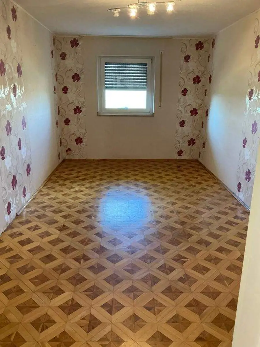 Wunderschöne 4-Zimmer-Wohnung mit Balkon, Aufzug und Tiefgaragenstellplatz! – Bild 9